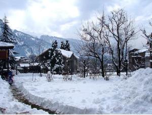 our hotel at manali